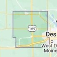 Boundary outline map of Dallas County, Iowa showing its location near Des Moines.