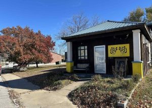 Route 66 commercial building for sale in Cuba Missouri