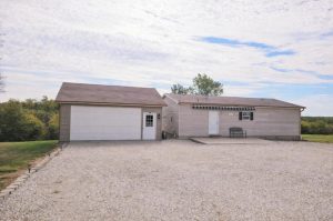 Lake Thunderhead home for sale near Unionville Missouri with attached two car garage