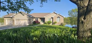 Lake Thunderhead waterfront home for sale in Putnam County Missouri with ranch house and lake shoreline view