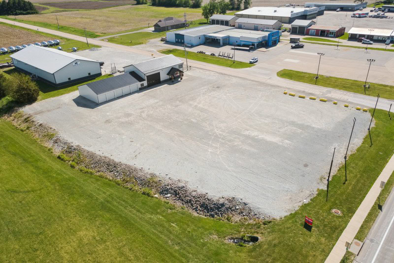 Commercial property with large display lot and Highway 92 frontage in Washington Iowa