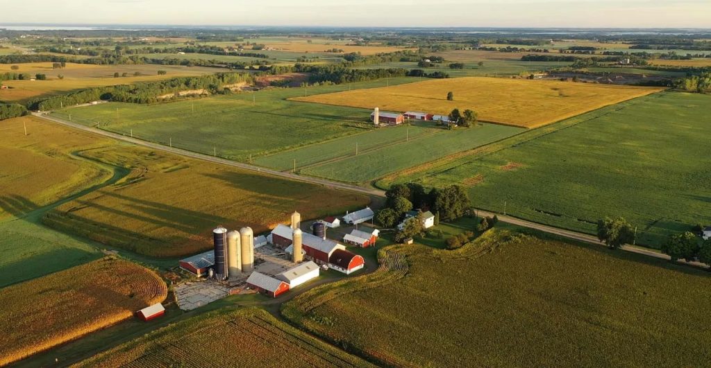 expanding land operations with Iowa farmland and farm buildings