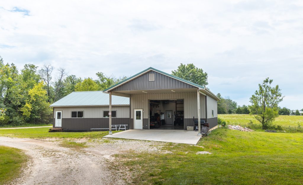 2,400 square foot workshop and outbuilding on Crawford County Missouri horse property near Cuba